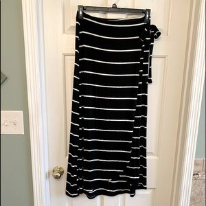 Thyme and Honey size S maxi skirt.  No flaws.
